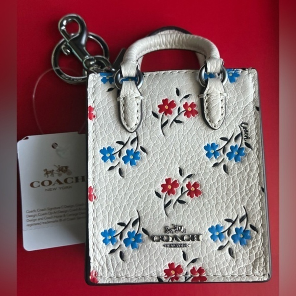 NEW COACH Key holder,Coach White Floral Key & Card Holder